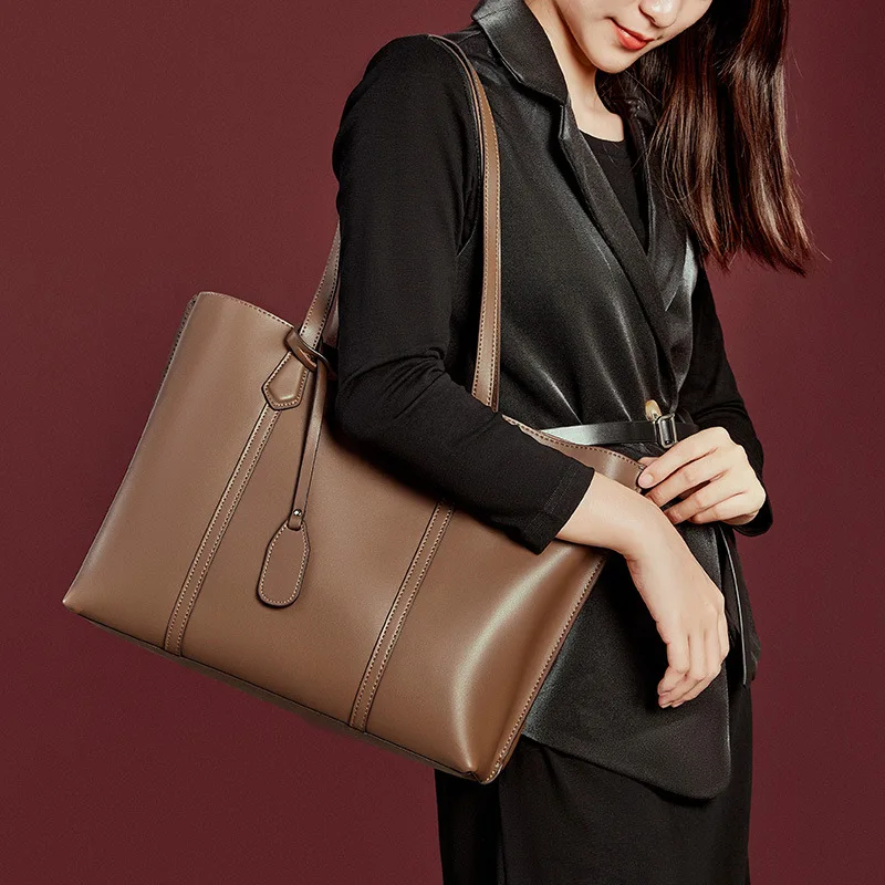 Брандираната Женствена чанта от Естествена Кожа, с Висококачествена Дамска чанта от Телешка Кожа, Чанти през рамо с пискюли, Ежедневни Дамски чанта-тоут, новост 2020 Г. Изображение 1