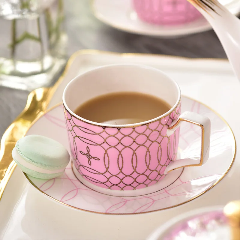 Отлично качество на фини керамични утайка от чаша Кратко розово-синьо Изображение златни линии послеобеденная чаша черен чай Изображение 0